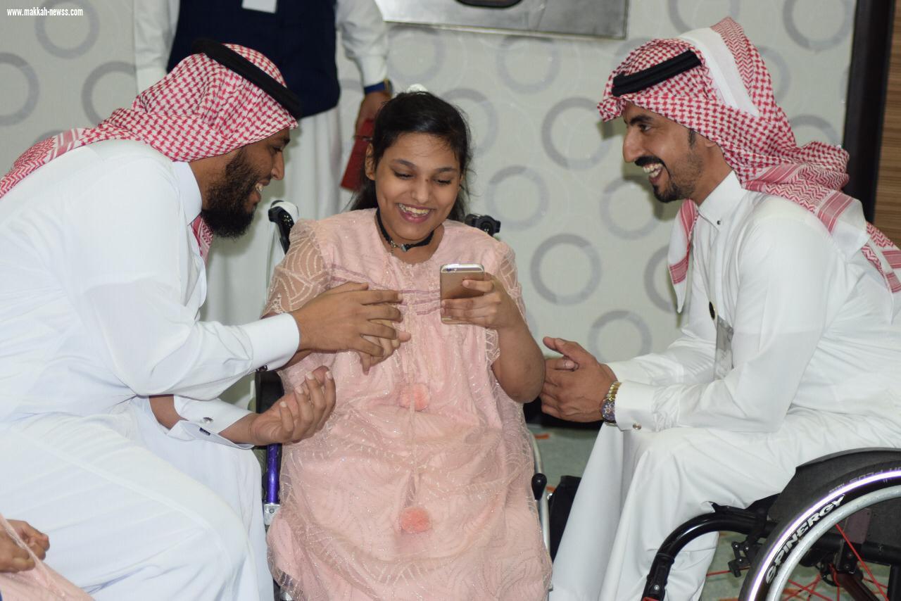 منتدى جازان يرسم فرحة المعاقين