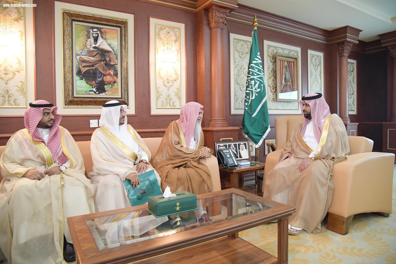 نائب أمير جازان يستقبل فضيلة مفتي المنطقة ومدير الفرع المعين 