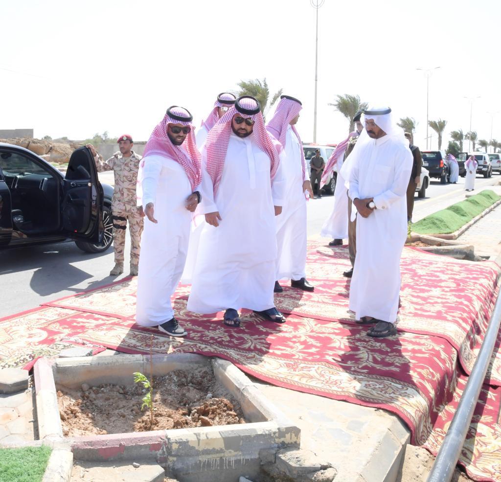 نائب أمير جازان يتفقد سير العمل بعدد من المشروعات التنموية بمحافظة فرسان