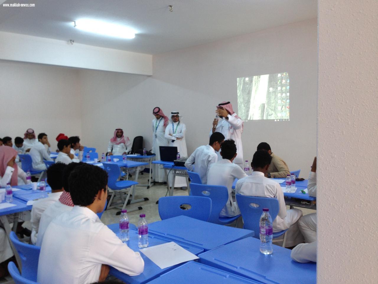 ملتقى التخصصات بثانوية العارضة يواصل فعالياته