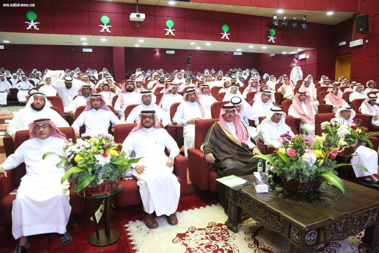 محافظ صبيا يرعى حفل تكريم الطلاب المتفوقين بمدارس تعليم صبيا 