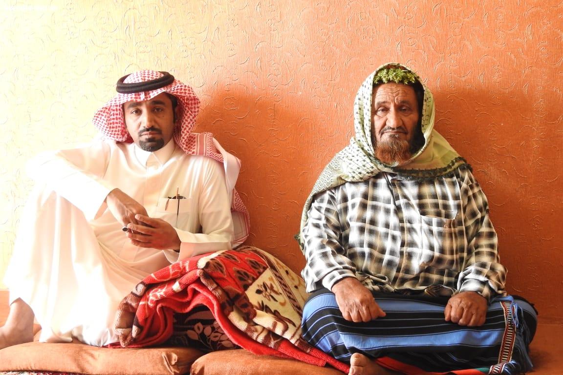 رئيس مركز عمود الريث يقف على الحالة الإنسانية لاحقة السلمي