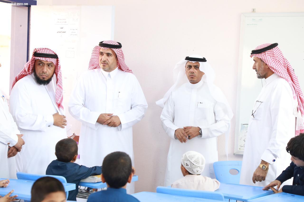 مدير مركز الدعم بالوزارة ومدير تعليم جازان يتفقدان مدارس الحد الجنوبي