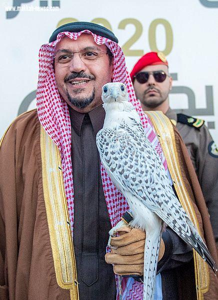 أمير القصيم يشهد ختام مهرجان القصيم للصقور بمحافظة الأسياح