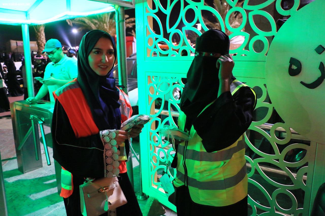 متطوعي الهلال الاحمر يستقبلون زَوار مهرجان الورد و ويقيمون مبادرة خاصة لشهيد التطوع ريان العيتاني