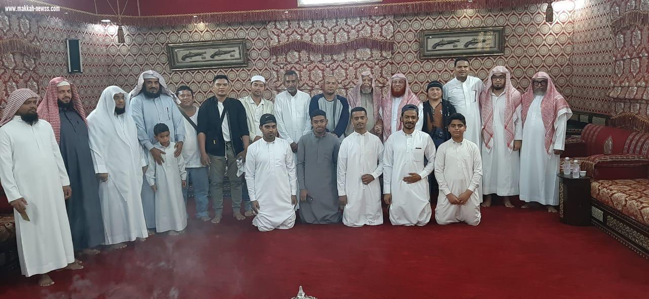 المكتب التعاوني للدعوة وتوعية الجاليات ببيش يعلن إسلام ( 4 ) أشخاص