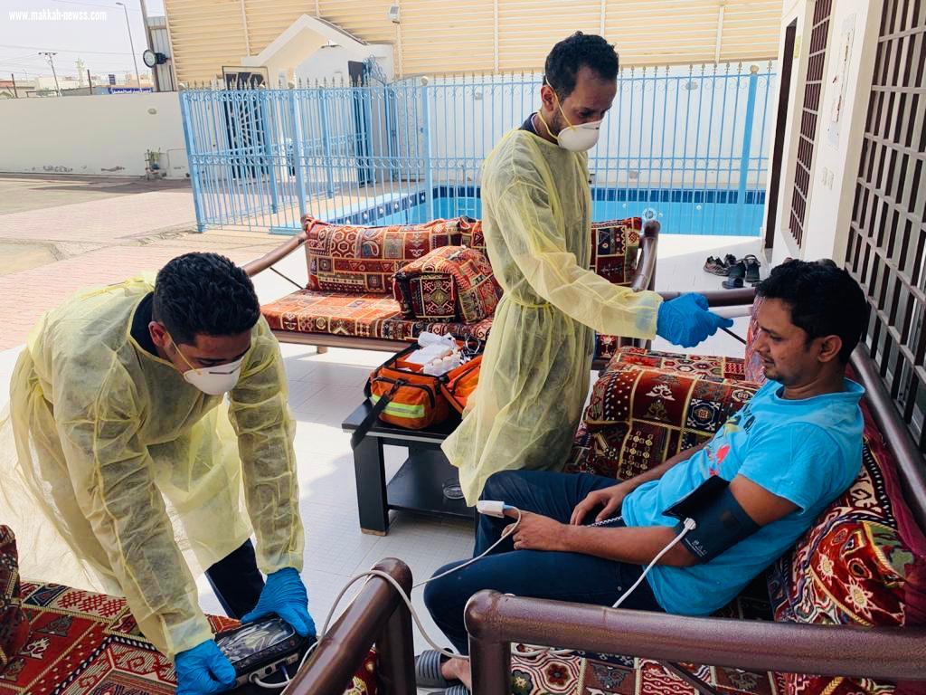 الهلال الأحمر ينفذ فرضية نقل حالة مصاب كورونا الجديد بمحافظة جدة