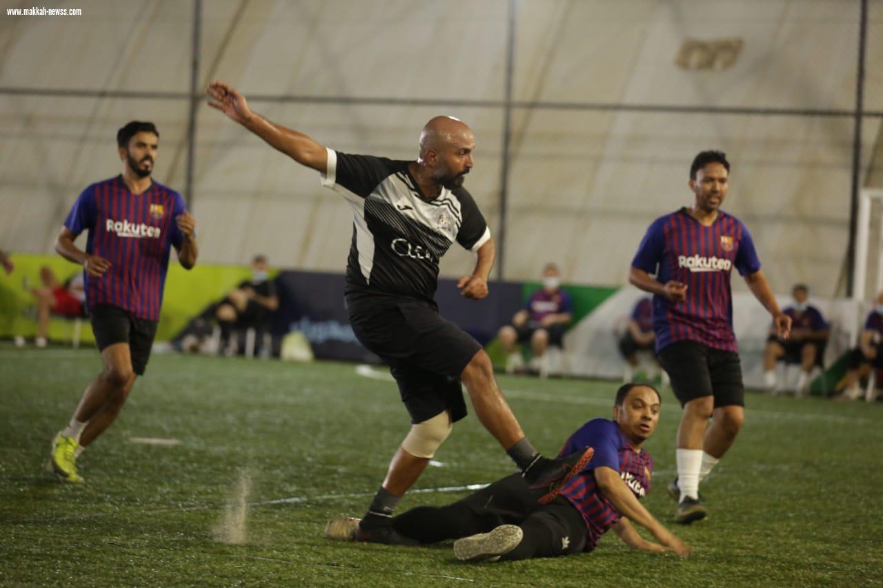 أبحر جدة تحتضن بطولة كرة قدم تنشيطية لـالأساتذة وبمشاركة  للاعبين فوق سن 35 عاماً و بحضور لاعبين سابقين