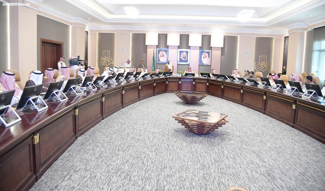 أمير منطقة جازان يرأس الاجتماع الدوري للمحافظين