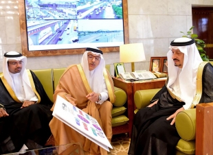 أمير منطقة الرياض يستقبل المدير العام لصندوق تنمية الموارد البشرية