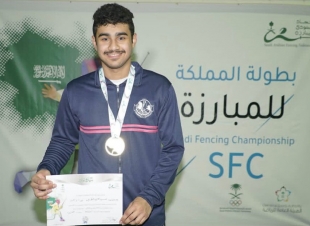 الهديب والبحراني والطويل أبطال فضية المبارزة