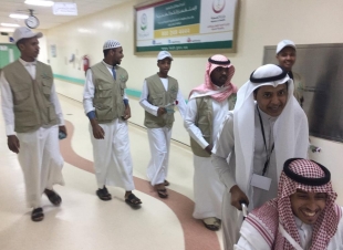 فريق وصل الرحمة بمشاركة فريقي إكرام و بصمة التطوعي ينفذون مبادرة لنسعدهم في مستشفى ضمد العام