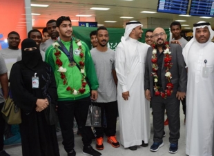 الاتحاد السعودي لرفع الأثقال يلمع ذهباً