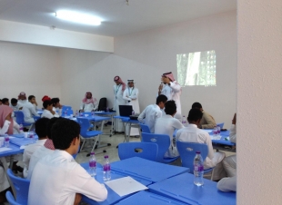 ملتقى التخصصات بثانوية العارضة يواصل فعالياته