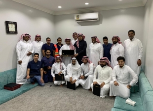 الهلال الأحمر بمحافظة جدة يكرّم المتميزين من منسوبيه