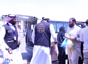 وتستمر قوافل الخير