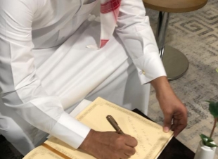 مدير عام فريق الإعلام الجديد يوقع عقد الشراكة والتعاون مع جمعية إخاء لرعاية الأيتام 