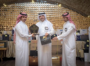 مدير شركة الكهرباء بجازان يكرم مدراء مكاتب الكهرباء المتقاعدين