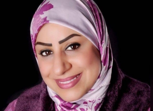 لقاء صحفي مع الفنانة التشكيلية منى الشيخ 