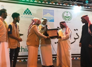 نخبة الببغاوات والطيور تكرم الأستاذ موسى نامس والفريق الإعلامي 