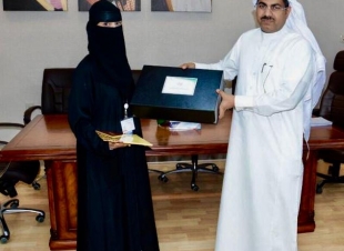 مدير صحة جازان يكرم  رهام  وامنية منقذتا حياة المقيم 