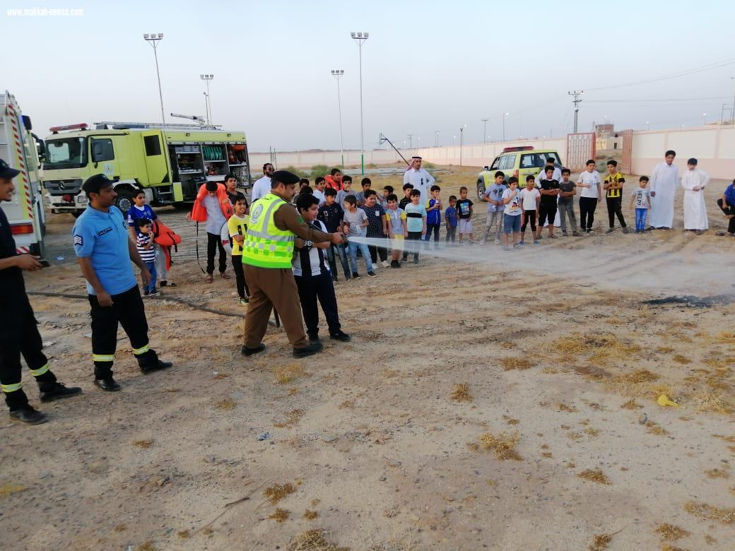 قلّد مدير الدفاع المدني بمنطقة تبوك العميد مهندس احمد بن محمد الشهراني