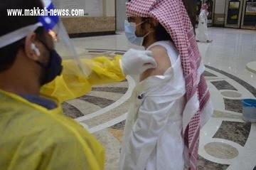 مستشفى ”أجياد ” يبادر بتطعيم منسوبي مكتبة الحرم الشريف ضد الإنفلونزا