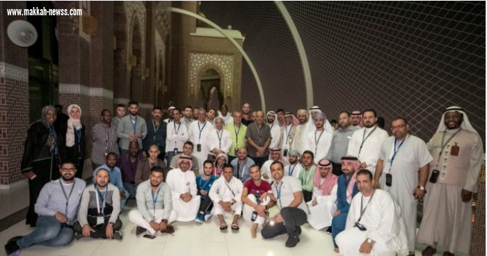 شباب الدول العربية يشاهدون الحرم المكي الشريف من إرتفاع 400متر