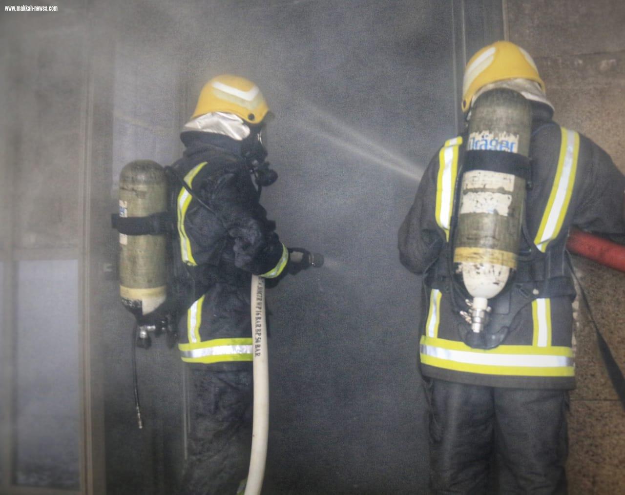 فرق مدني العاصمة المقدسة تسيطر على حريق بفندق بمشروع جبل عمر