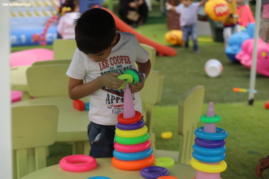 الرياضة للجميع ينظم يوم النشاط العائلي بأبها*