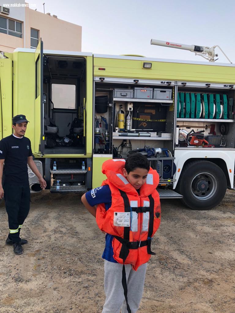 قلّد مدير الدفاع المدني بمنطقة تبوك العميد مهندس احمد بن محمد الشهراني