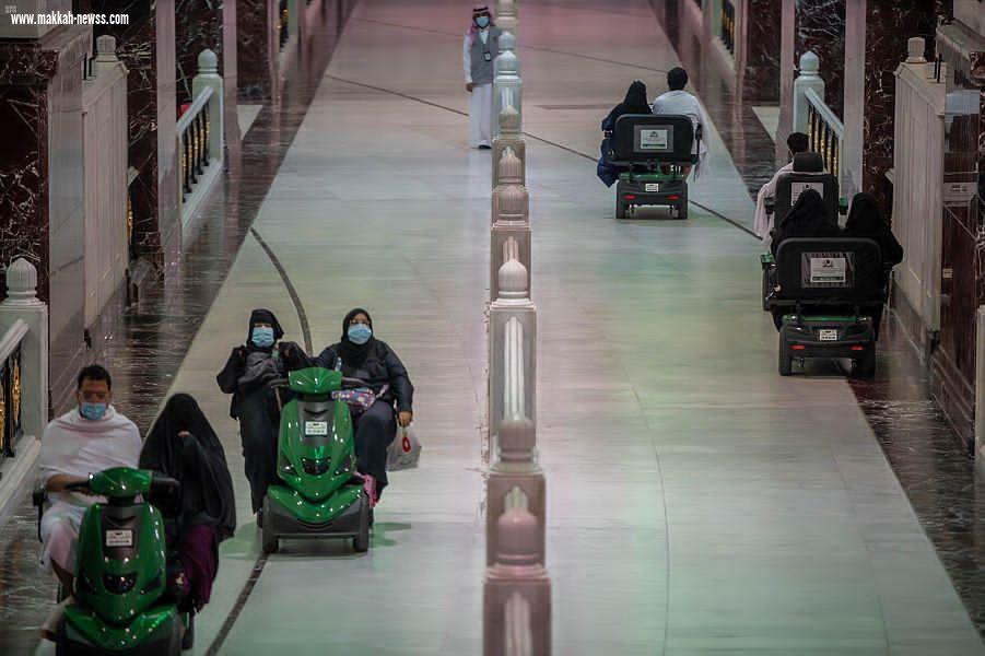 شؤون الحرمين تكثف الإجراءات الإحترازيه لاستقبال أول فوج من المعتمرين القادمين من الخارج)