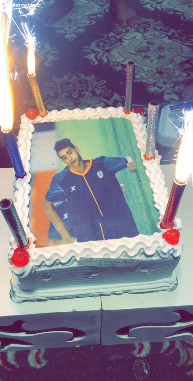 فريق شباب السلامة يحتفلون بزميلهم الفقيه بمناسبة انتقاله لنادي الشباب السعودي