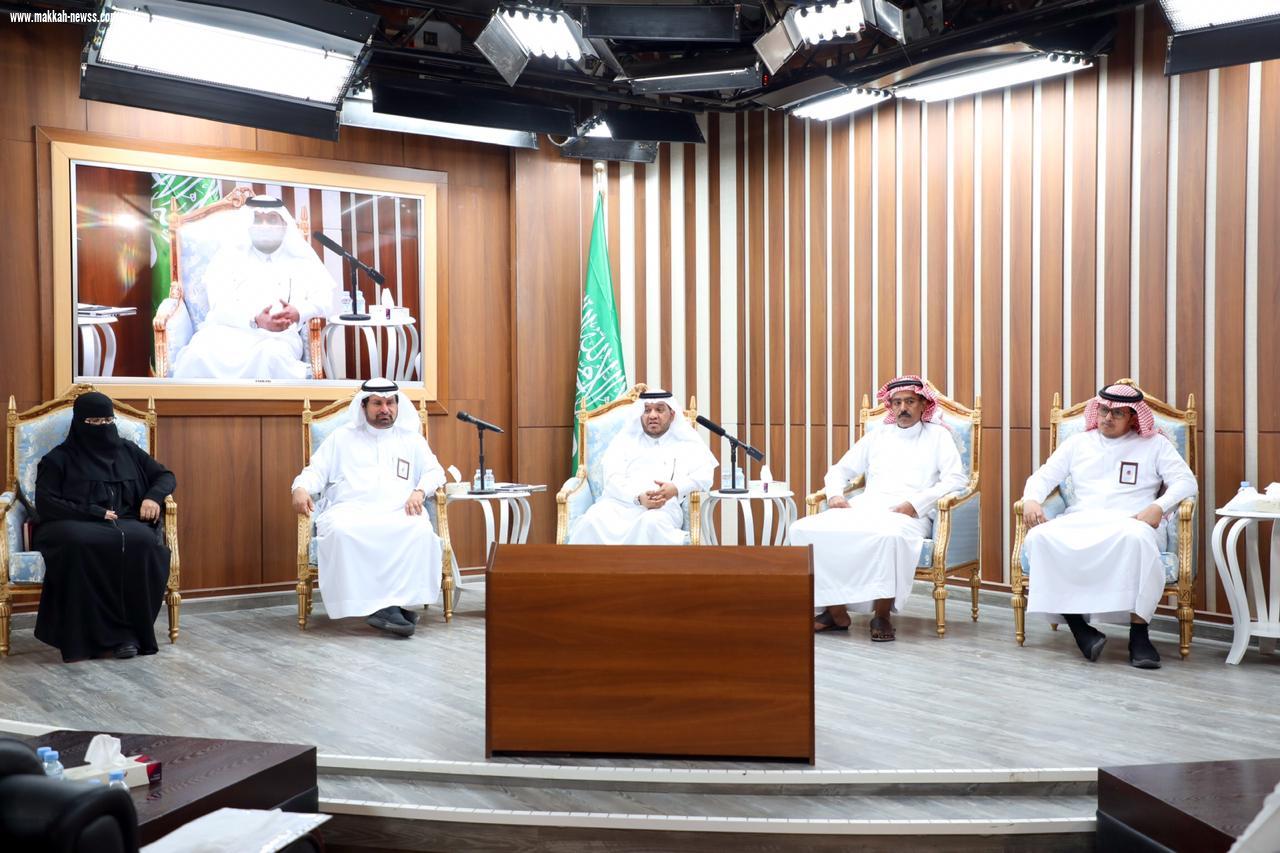 مدير البرامج العامة بالوزارة يعقد لقاءً مع قادة وقائدات أندية الحي بتعليم جازان
