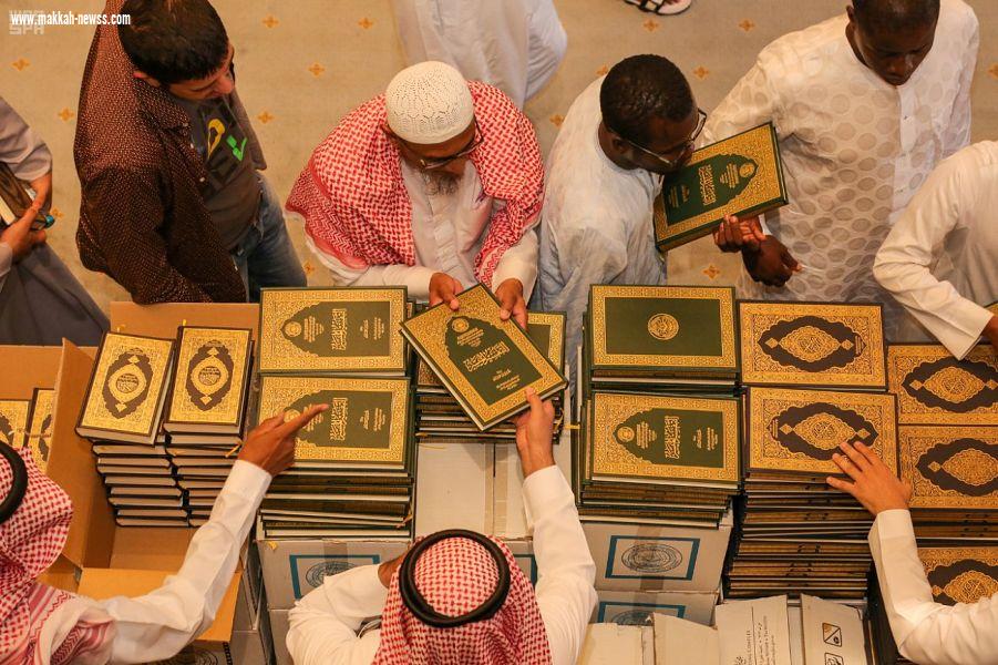 المشاركون في مسابقة الملك عبدالعزيز الدولية يزورون مجمع الملك فهد لطباعة المصحف