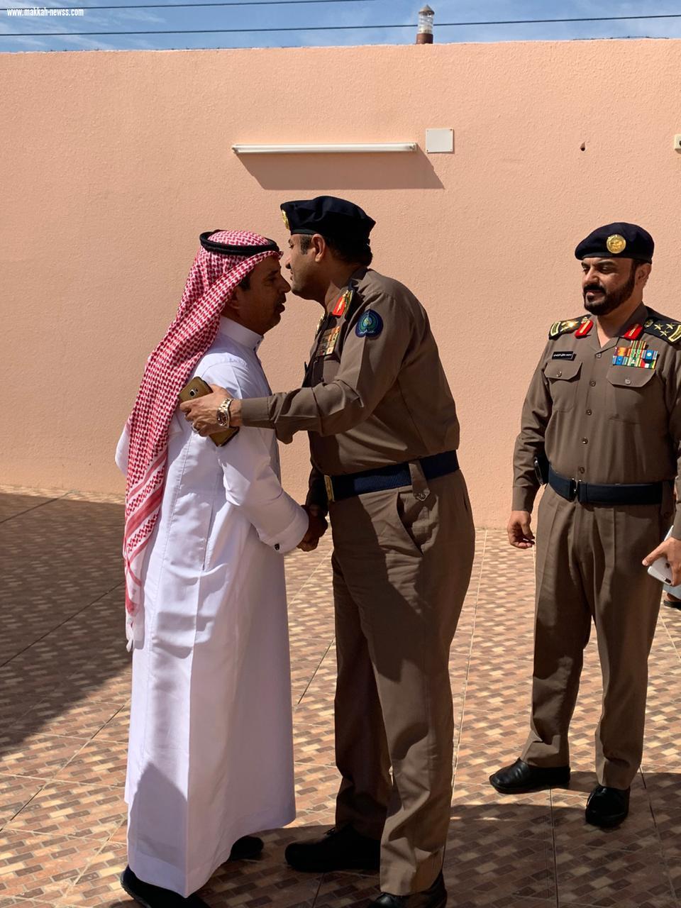 مدير الدفاع المدني بمكة المكرمة ينقل تعازي وزير الداخلية لذوي العريف عايض السواط