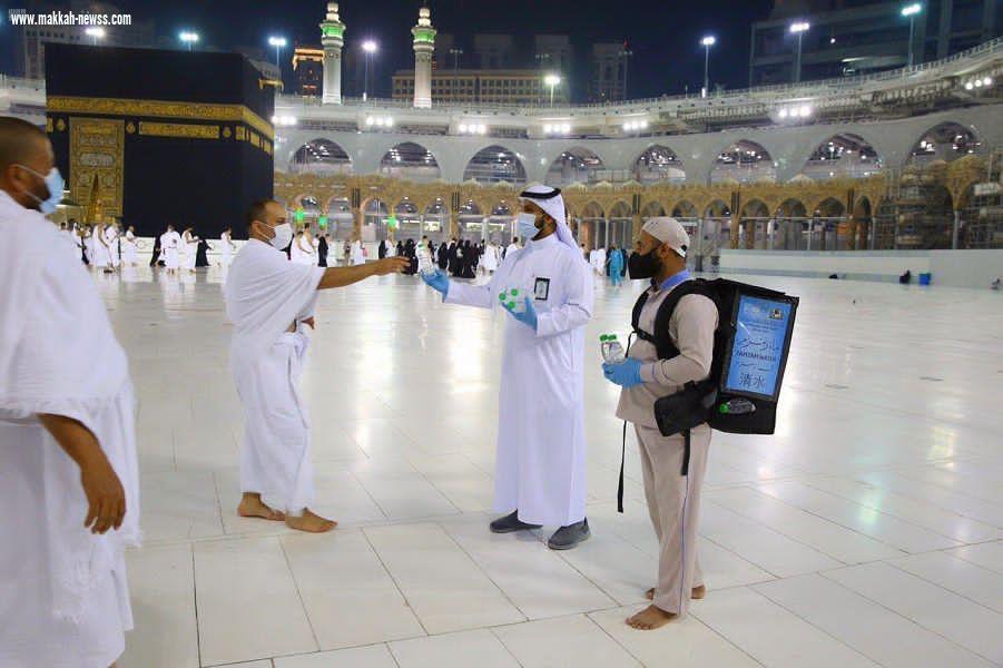 شؤون الحرمين تكثف الإجراءات الإحترازيه لاستقبال أول فوج من المعتمرين القادمين من الخارج)