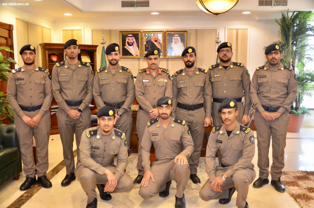 مدير الدفاع المدني بمنطقة تبوك العميد مهندس احمد بن محمد الشهراني يقلد عدداً من الضباط رتبهم..