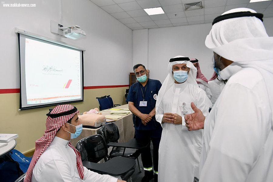 (هيئة الهلال الأحمر تُدشن كتاب المسعف الكفيف بلغة برايل)