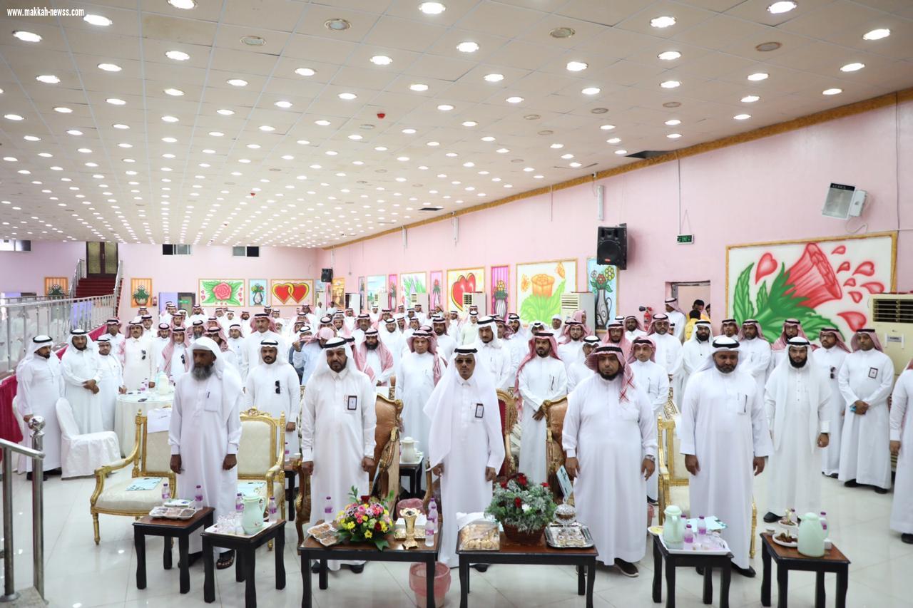 حاورهم واستمع لمقترحاتهم وأشاد بجهودهم   مدير تعليم جازان يتفقد مكتبي التعليم بأبوعريش والعارضة ويلتقي القيادات التعليمية 