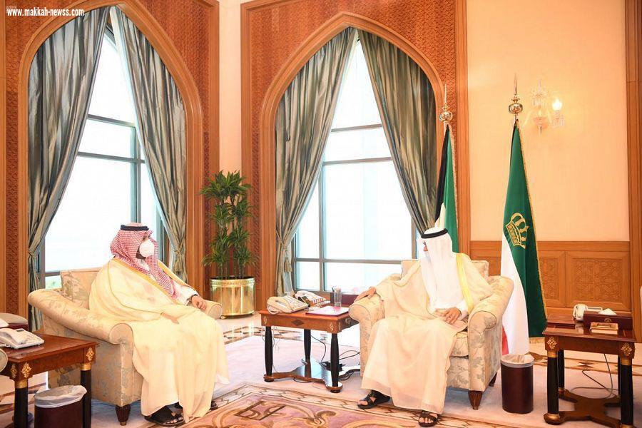 (سمو أمير دولة الكويت الشقيقة يستقبل الأمير تركي بن محمد بن فهد  )