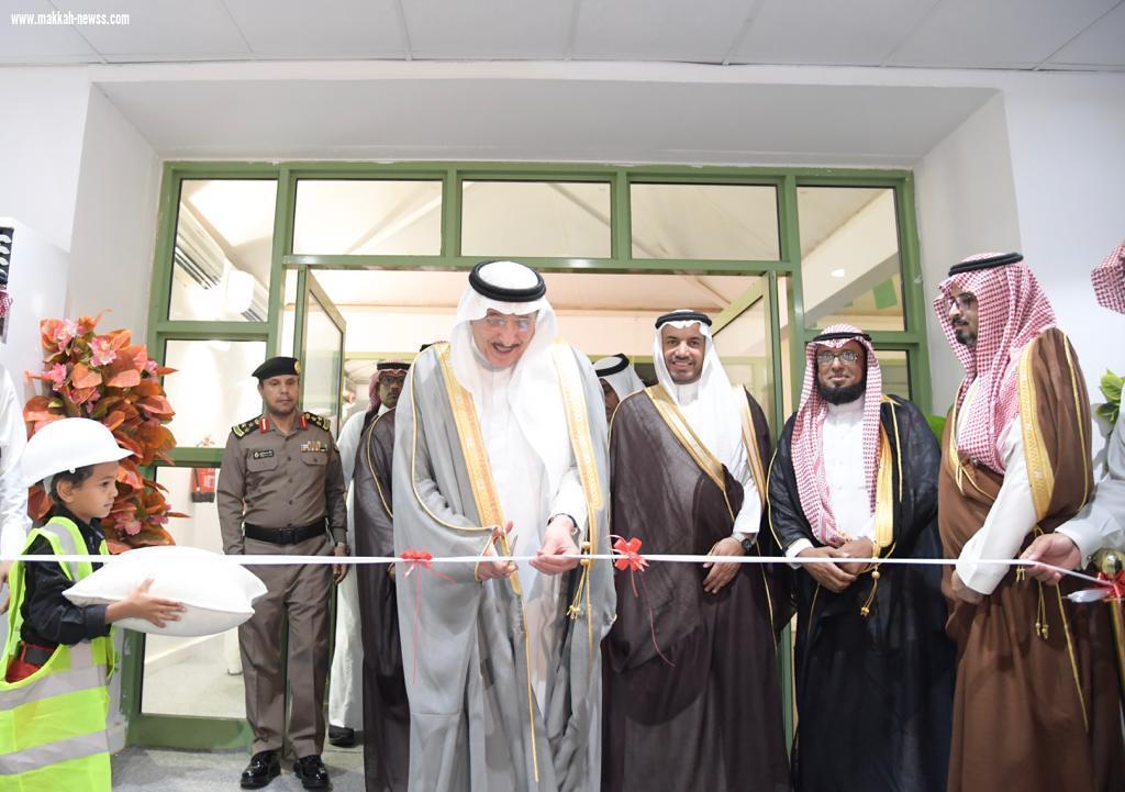 الأمير محمد بن ناصر يرعى حفل تخريج 1477 متدرباً ومتدربة وملتقى التوظيف بتقنية جازان