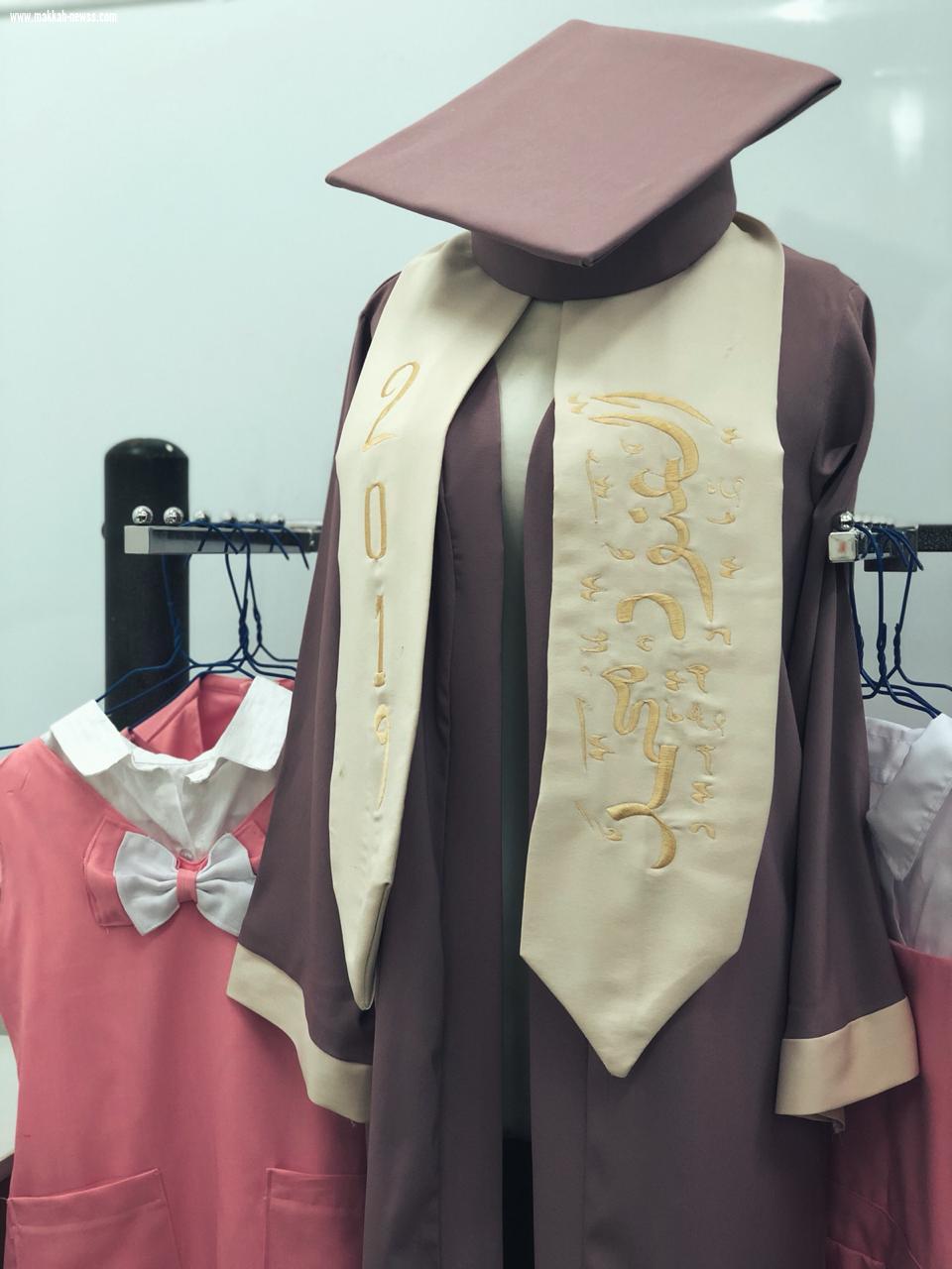 تقنية البنات تنظم زيارة لمصنع لاسارز للباس بجازان 