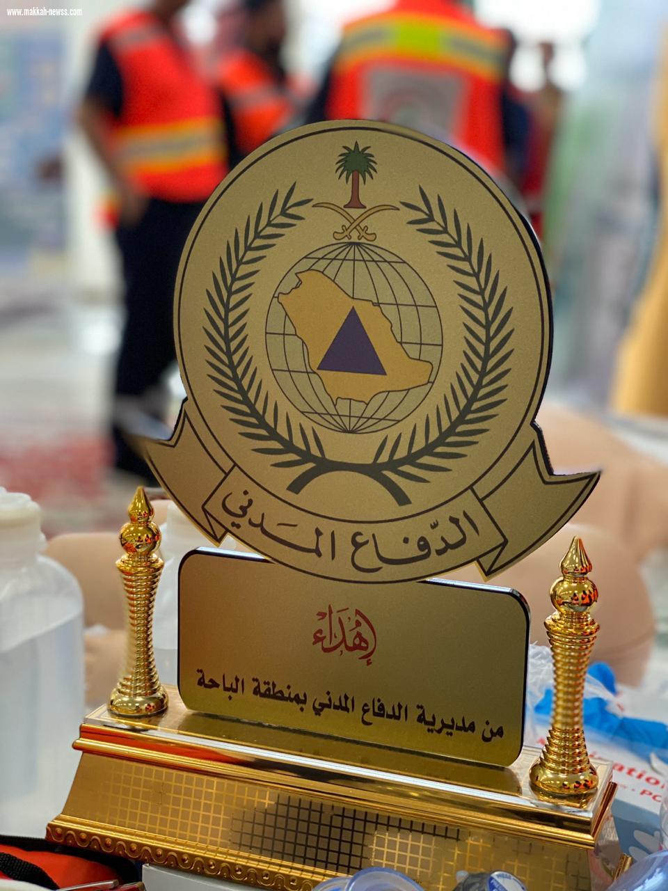 أمير الباحة يزور معرض هيئة الهلال الأحمر بالمنطقة