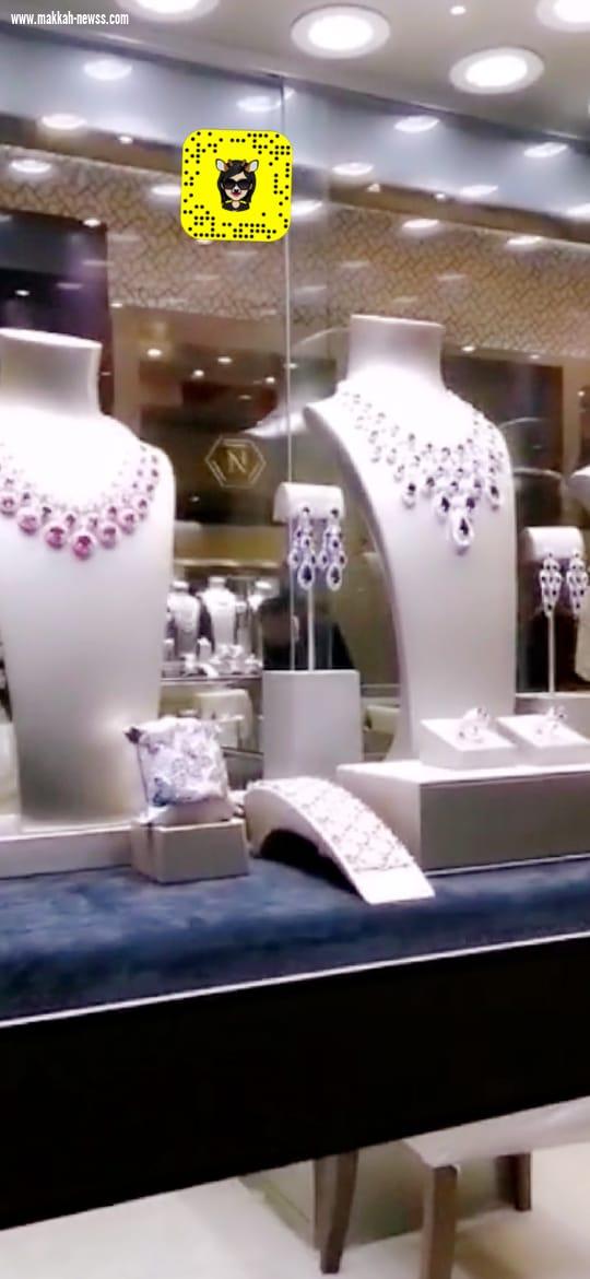 استمرار فعاليات معرض صالون المجوهرات بهيلتون جدة لليوم الثاني بدعم المصممات السعوديات.