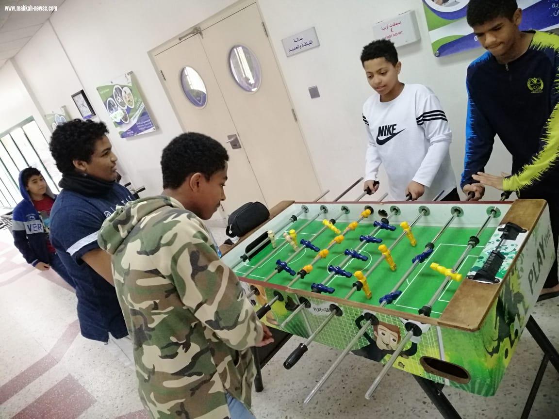 متوسطة عمر بن الخطاب في ضيافة نادي الفتح الرياضي 