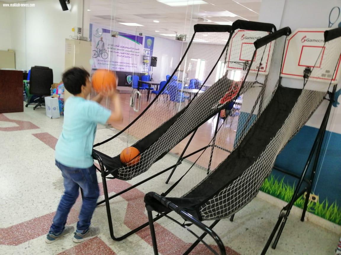 متوسطة عمر بن الخطاب في ضيافة نادي الفتح الرياضي 