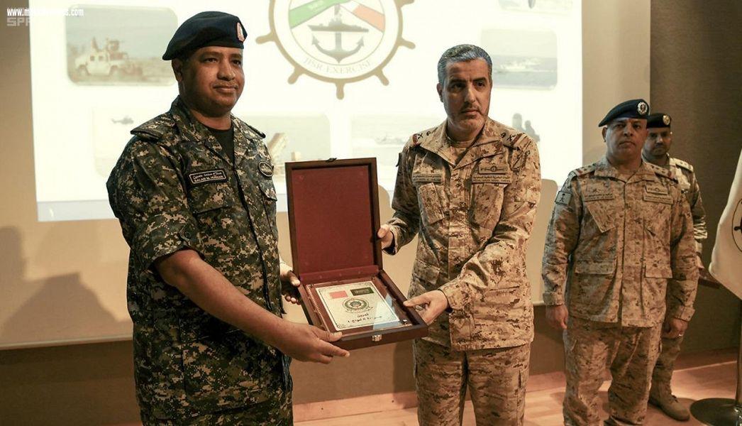 اختتام التمرين البحري الثنائي المختلط (جسر - 20) والتمرين البحري المسنود (أمواج - 4