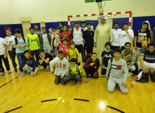 متوسطة عمر بن الخطاب في ضيافة نادي الفتح الرياضي 