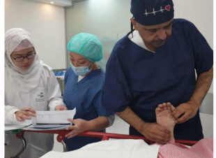 صحة عسير تعلن نجاح أول عملية قسطرة قلبية بمركز الأمير فيصل بن خالد للقلب 